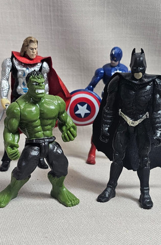 Large superhero figures online